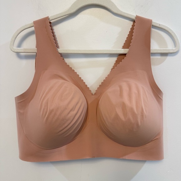 EVELYN| EVELYN HIMALAYAN SALT WIRELESS
PLUNGE BRA - Picture 3 of 12